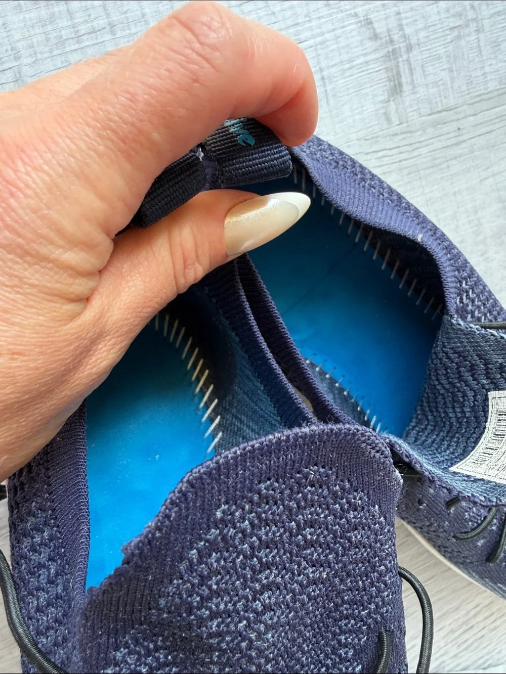 Native Men's Slip-On Knit Sneakers in Navy with Black Laces, Size 7.